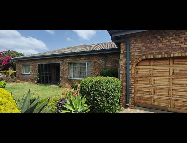 4 BEDROOM HOUSE FOR SALE IN BOOYSENS